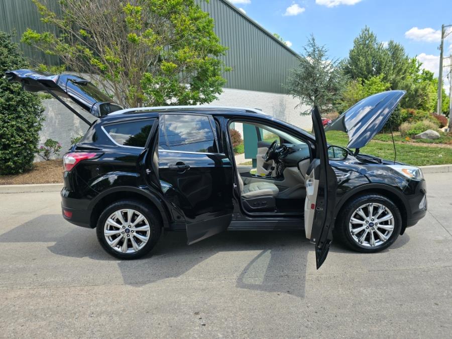 2017 Ford Escape Titanium 4WD photo