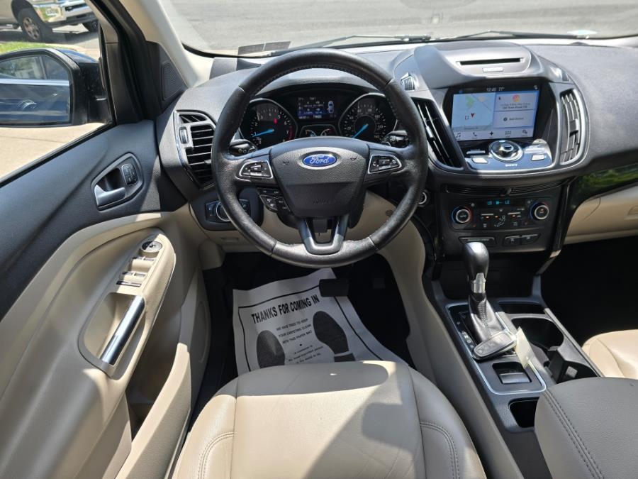 2017 Ford Escape Titanium 4WD photo