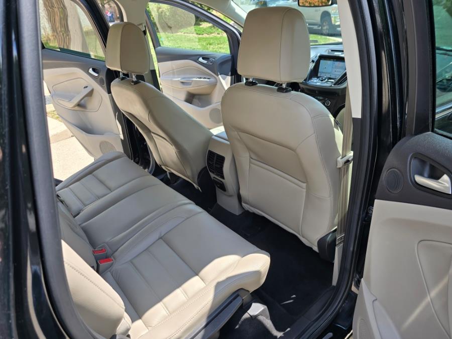 2017 Ford Escape Titanium 4WD photo