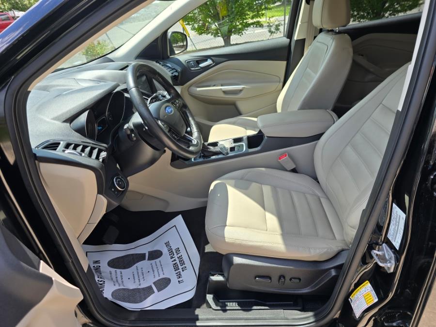 2017 Ford Escape Titanium 4WD photo