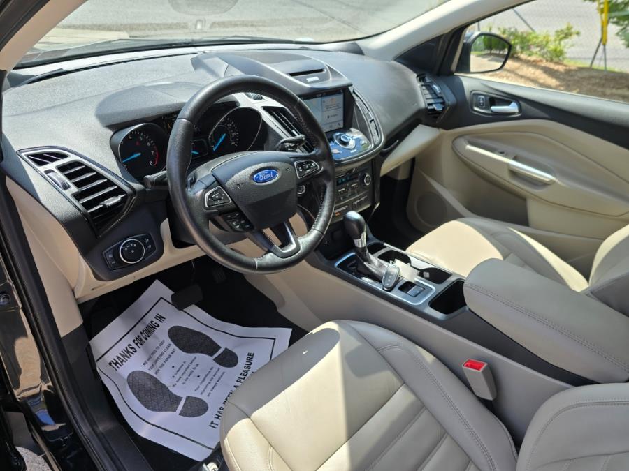 2017 Ford Escape Titanium 4WD photo