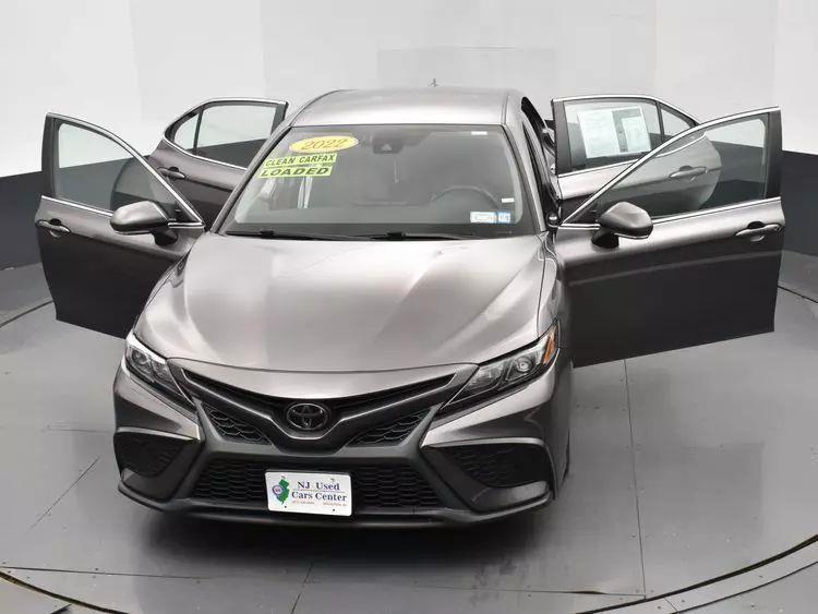 2022 Toyota Camry SE Sedan 4D photo