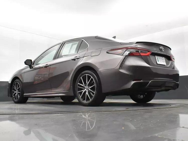 2022 Toyota Camry SE Sedan 4D photo