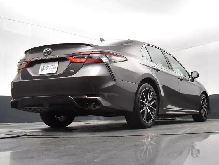 2022 Toyota Camry SE Sedan 4D photo