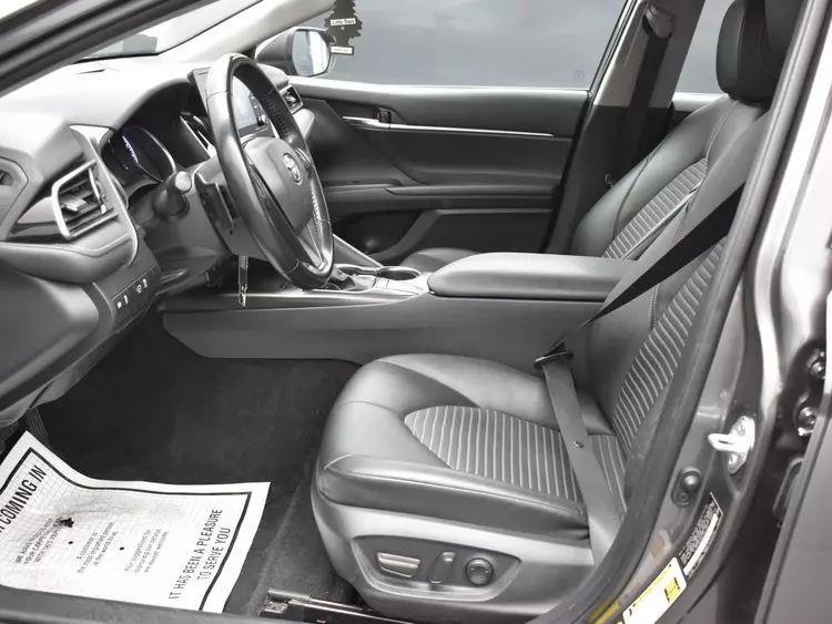 2022 Toyota Camry SE Sedan 4D photo