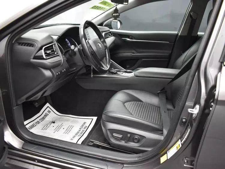 2022 Toyota Camry SE Sedan 4D photo