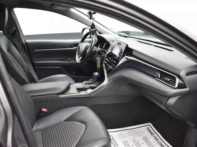 2022 Toyota Camry SE Sedan 4D photo