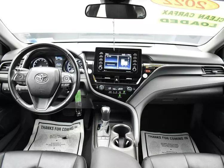 2022 Toyota Camry SE Sedan 4D photo