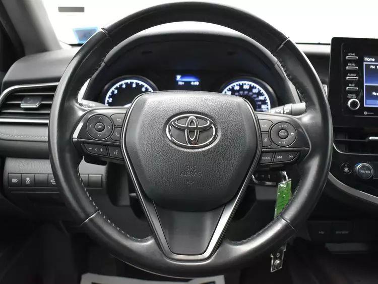 2022 Toyota Camry SE Sedan 4D photo