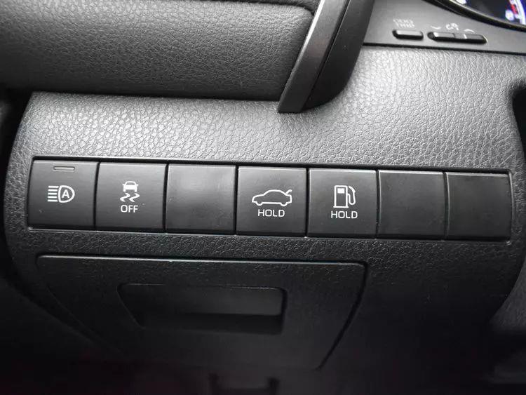2022 Toyota Camry SE Sedan 4D photo