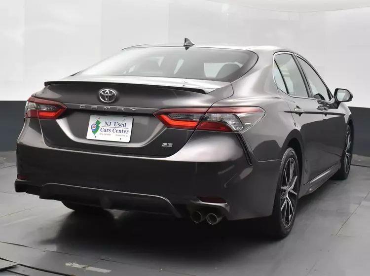 2022 Toyota Camry SE Sedan 4D photo