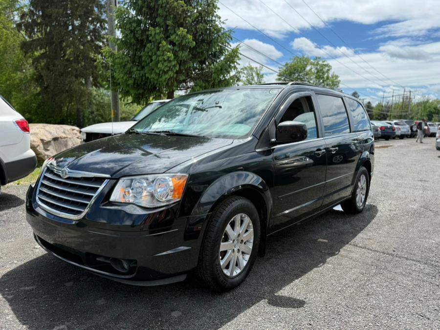 2008 Chrysler Town & Country Touring photo
