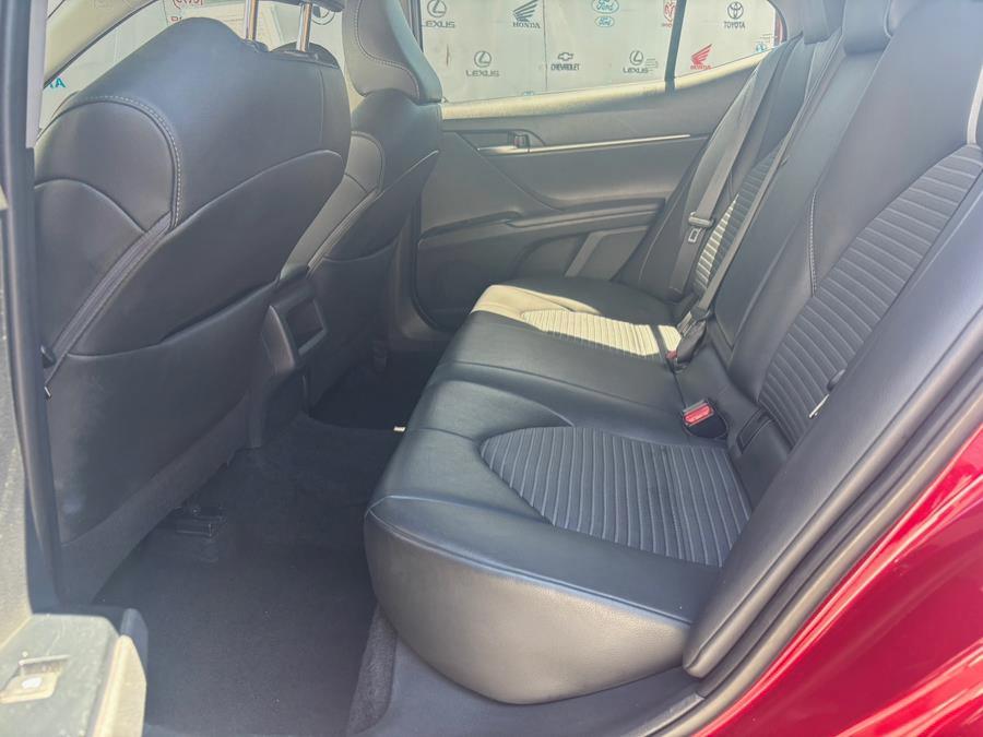 2018 Toyota Camry SE Auto (Natl) photo