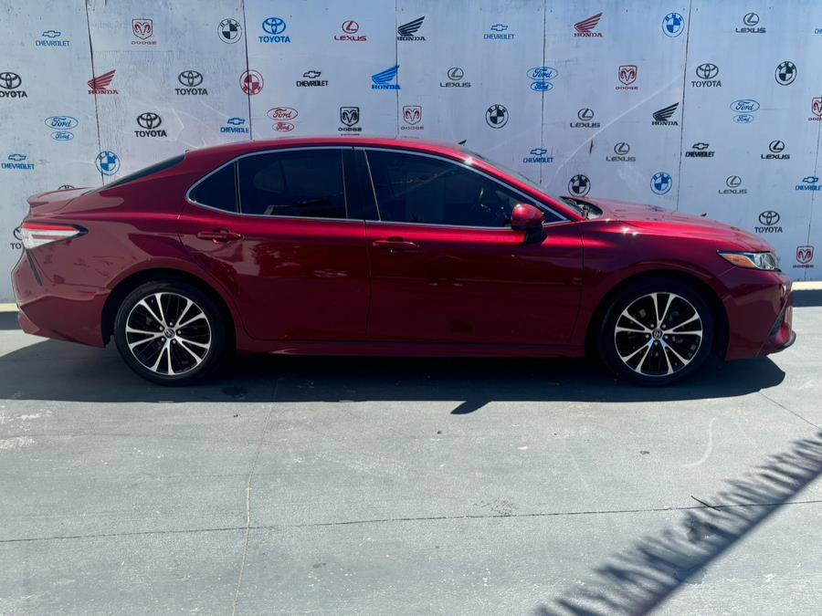 2018 Toyota Camry SE Auto (Natl) photo