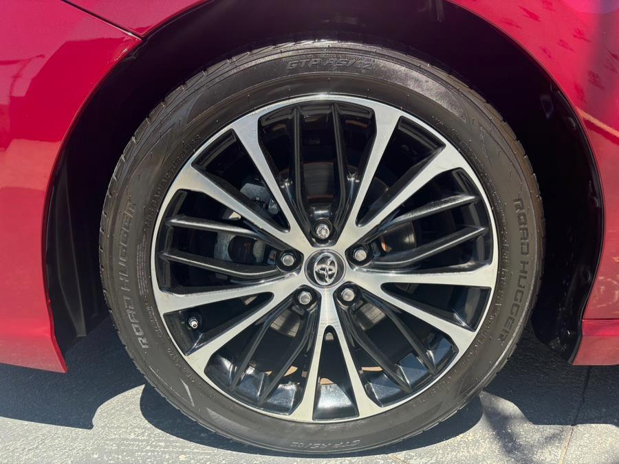 2018 Toyota Camry SE Auto (Natl) photo