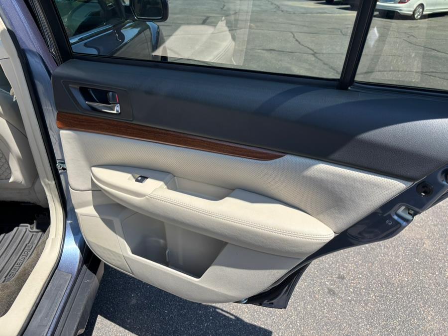 2014 Subaru Outback 2.5i Limited photo