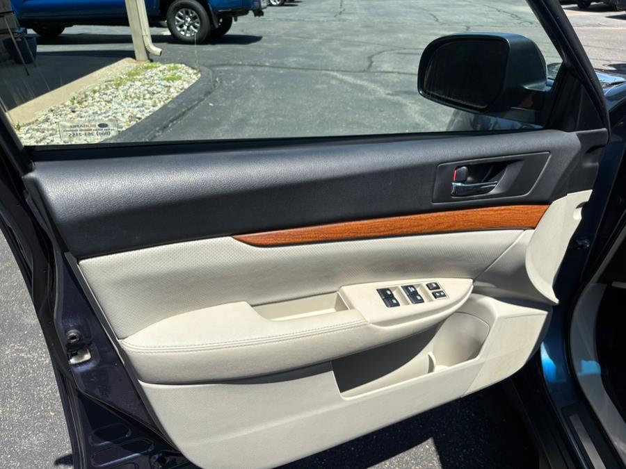 2014 Subaru Outback 2.5i Limited photo