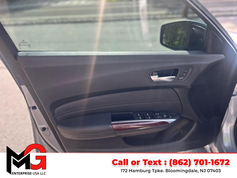 2016 Acura TLX 4dr Sdn FWD photo