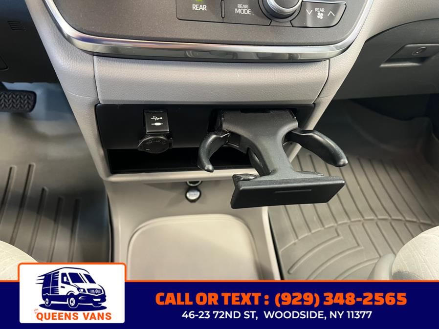 2019 Toyota Sienna LE Auto Access Seat FWD 7-Pass photo