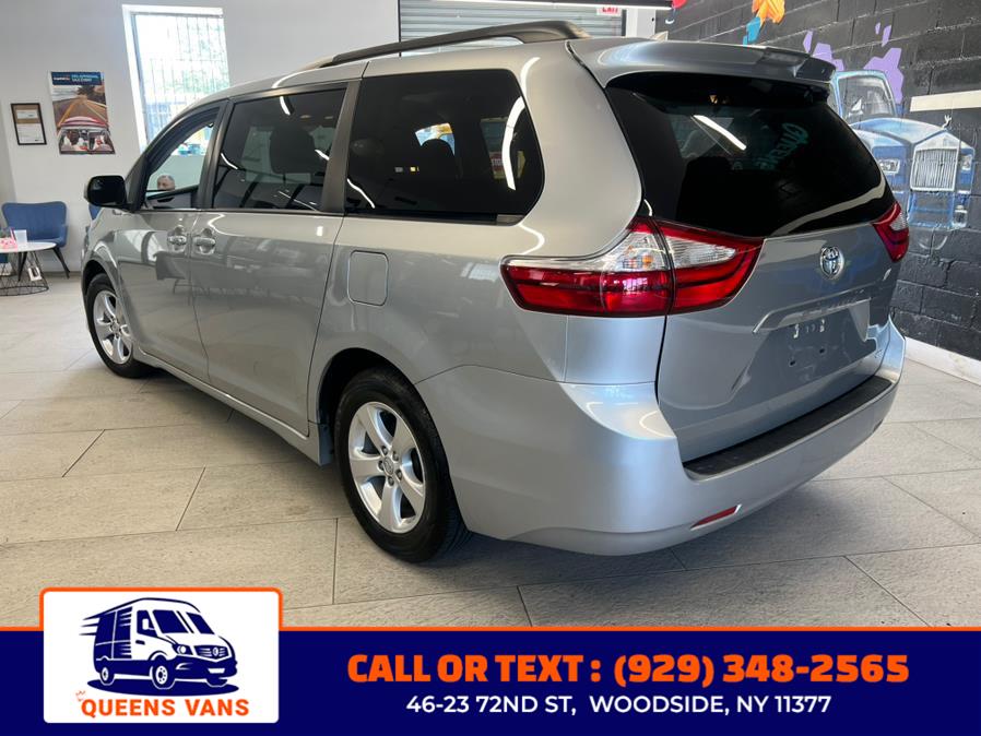 2019 Toyota Sienna LE Auto Access Seat FWD 7-Pass photo