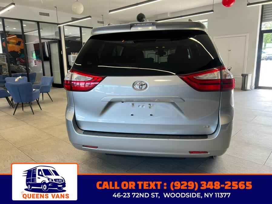 2019 Toyota Sienna LE Auto Access Seat FWD 7-Pass photo