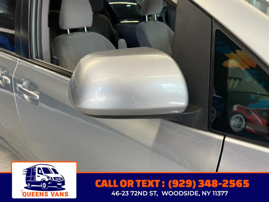 2019 Toyota Sienna LE Auto Access Seat FWD 7-Pass photo