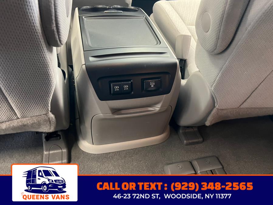 2019 Toyota Sienna LE Auto Access Seat FWD 7-Pass photo