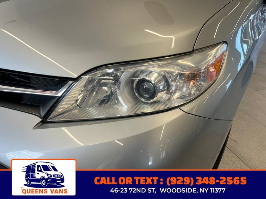 2019 Toyota Sienna LE Auto Access Seat FWD 7-Pass photo