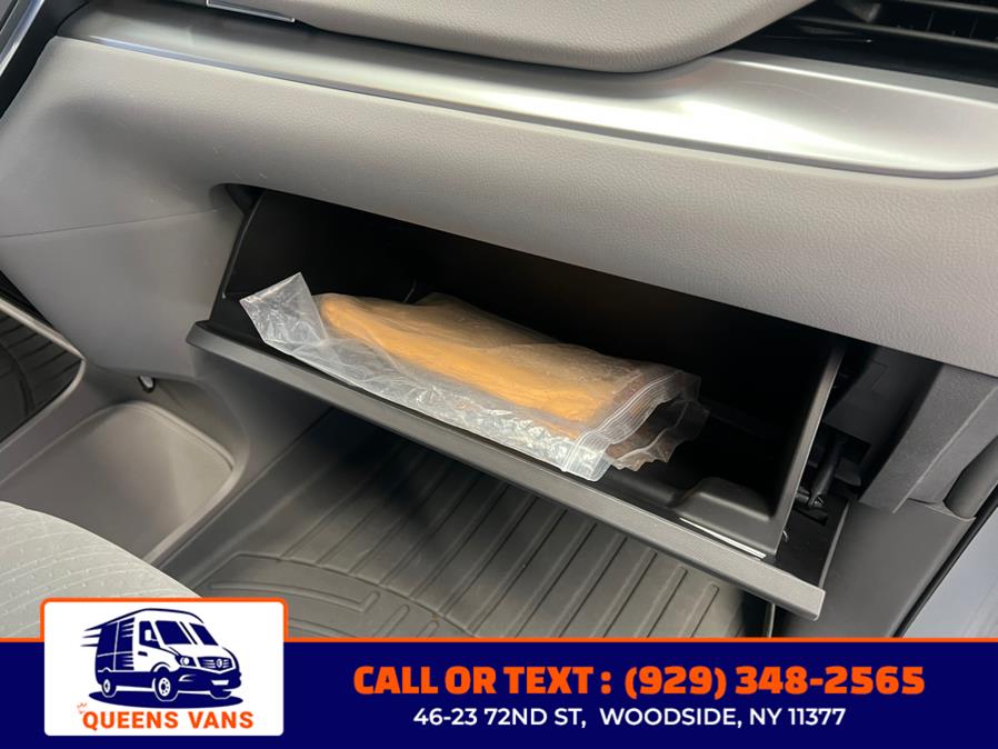 2019 Toyota Sienna LE Auto Access Seat FWD 7-Pass photo