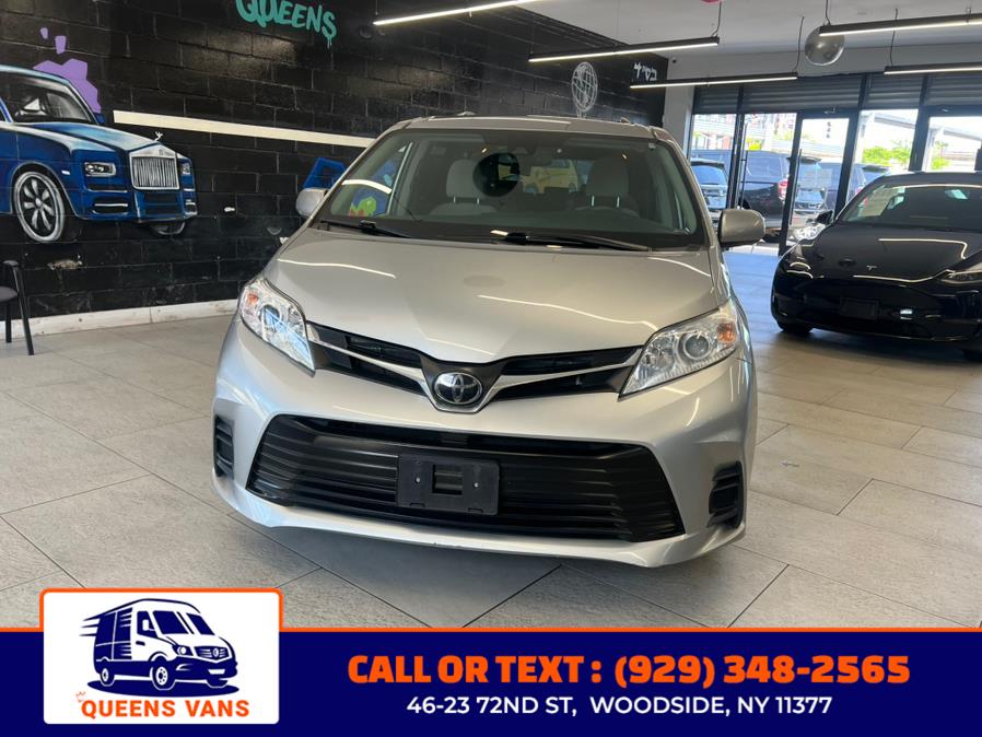 2019 Toyota Sienna LE Auto Access Seat FWD 7-Pass photo