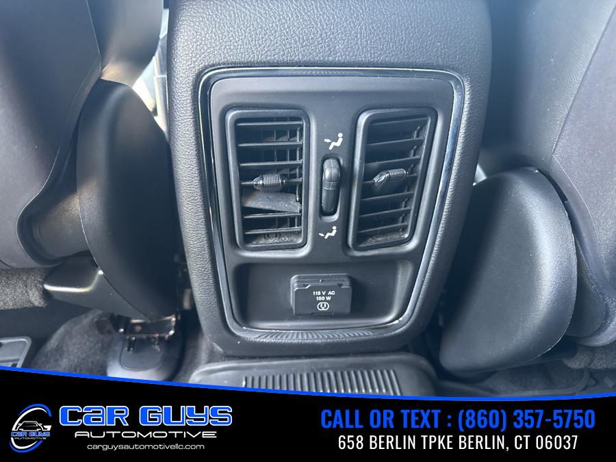 2012 Jeep Grand Cherokee Laredo photo