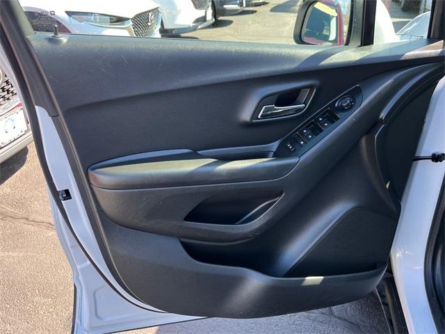 2022 Chevrolet Trax LT photo