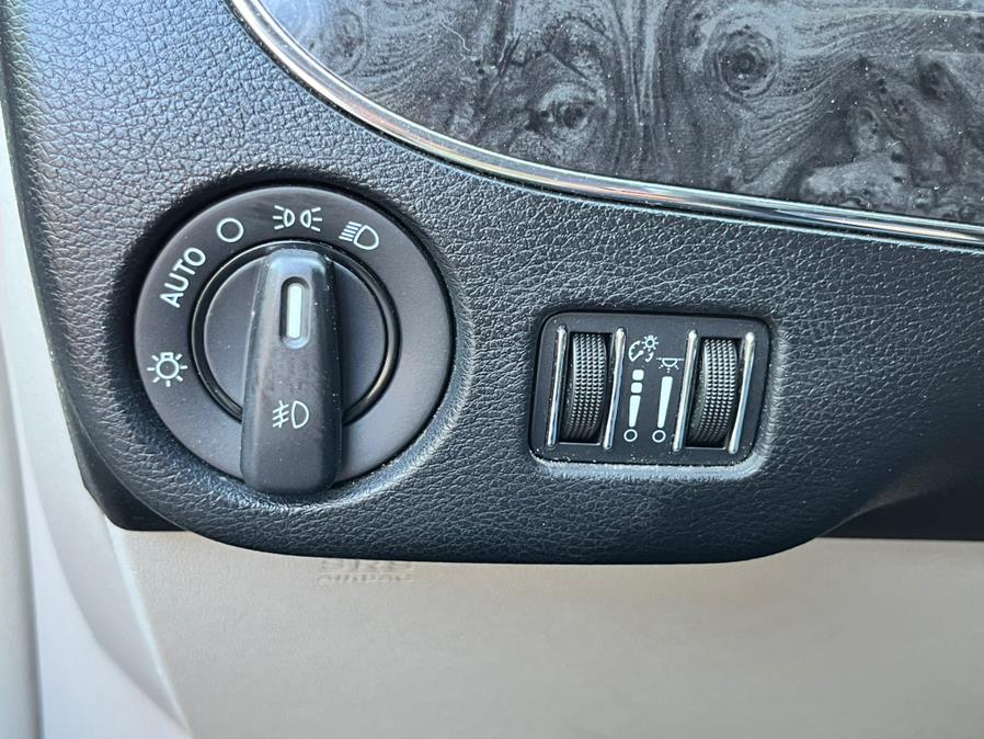 2012 Chrysler Town & Country Touring photo