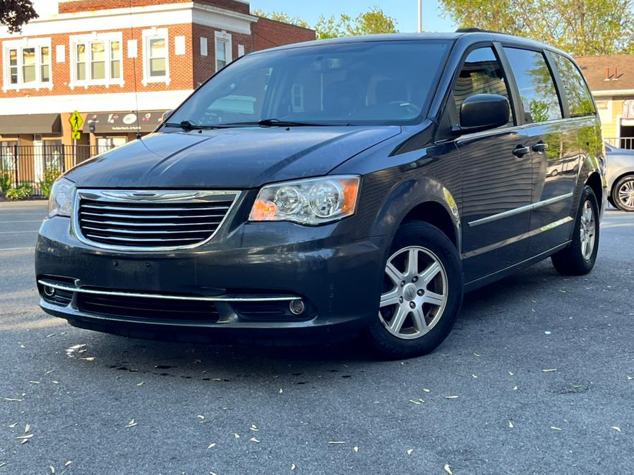 2012 Chrysler Town & Country Touring photo