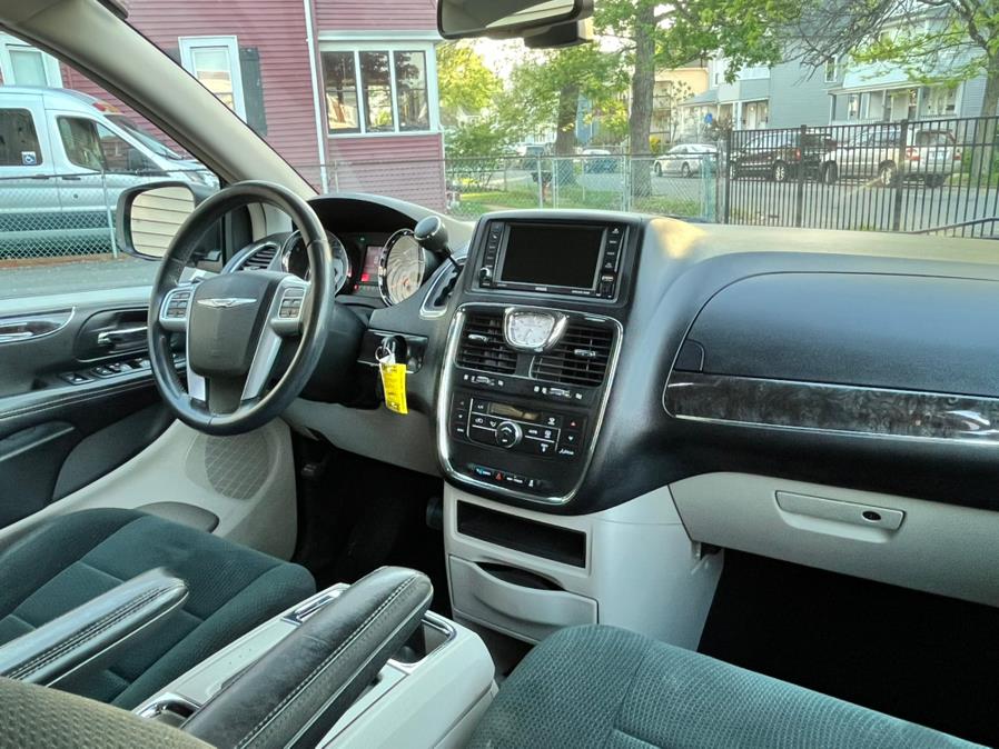 2012 Chrysler Town & Country Touring photo