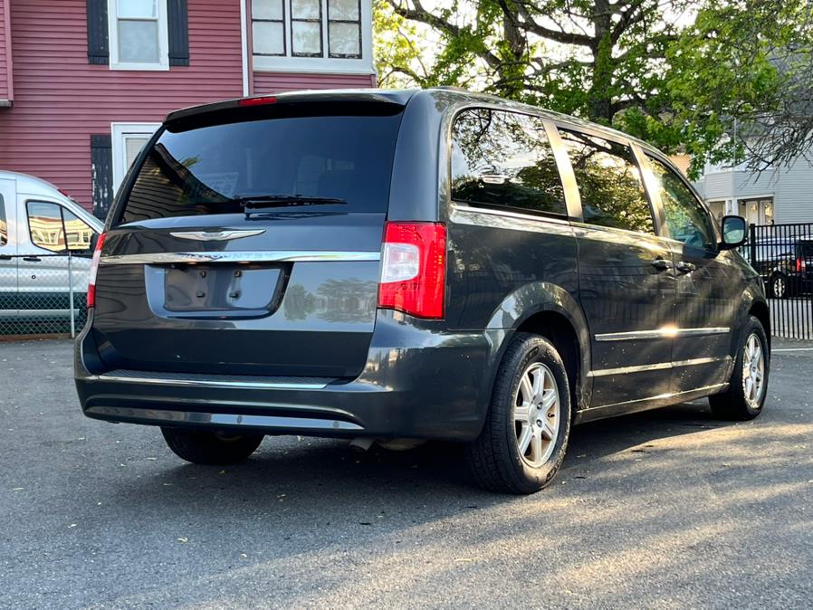 2012 Chrysler Town & Country Touring photo