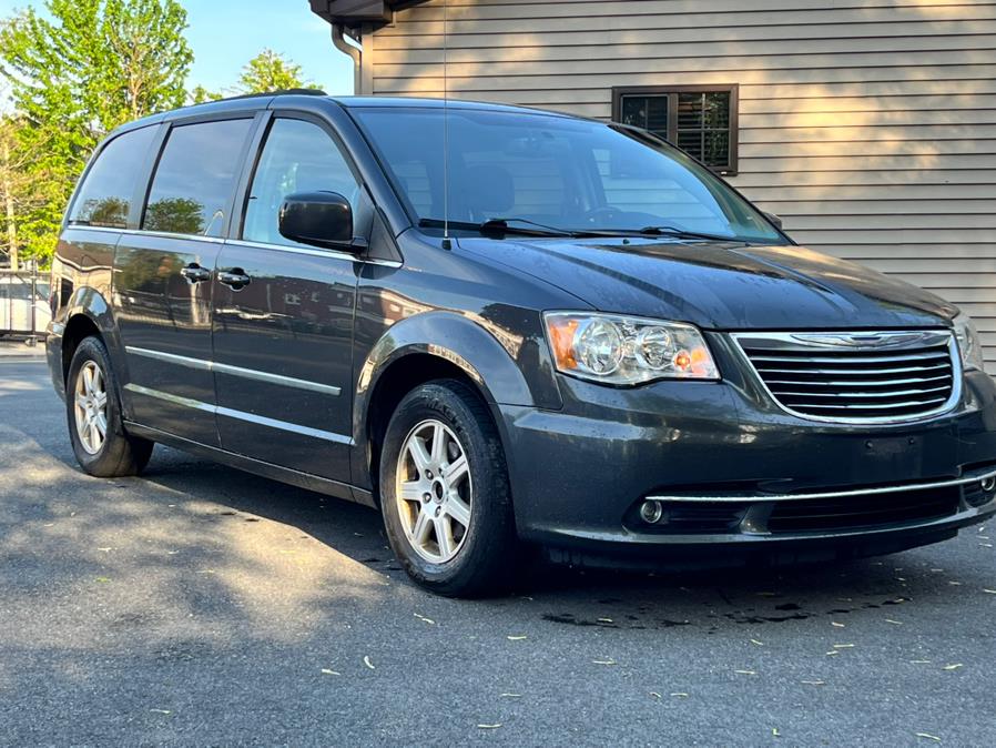 2012 Chrysler Town & Country Touring photo