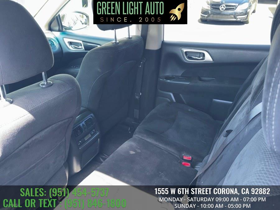 2016 Nissan Pathfinder 2WD 4dr SL photo