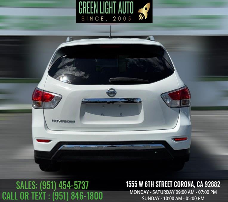 2016 Nissan Pathfinder 2WD 4dr SL photo