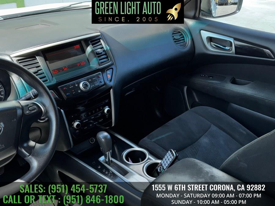 2016 Nissan Pathfinder 2WD 4dr SL photo