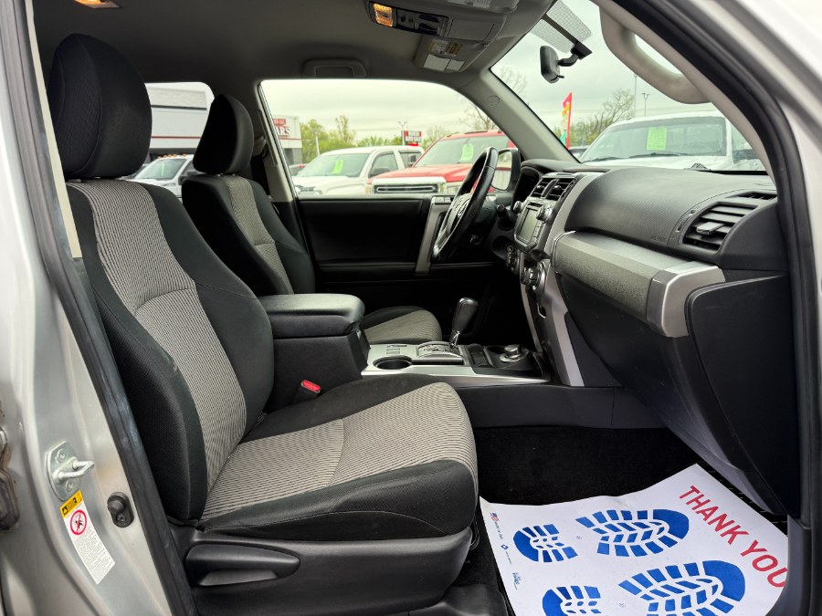 2015 Toyota 4Runner 4WD 4dr V6 SR5 (Natl) photo