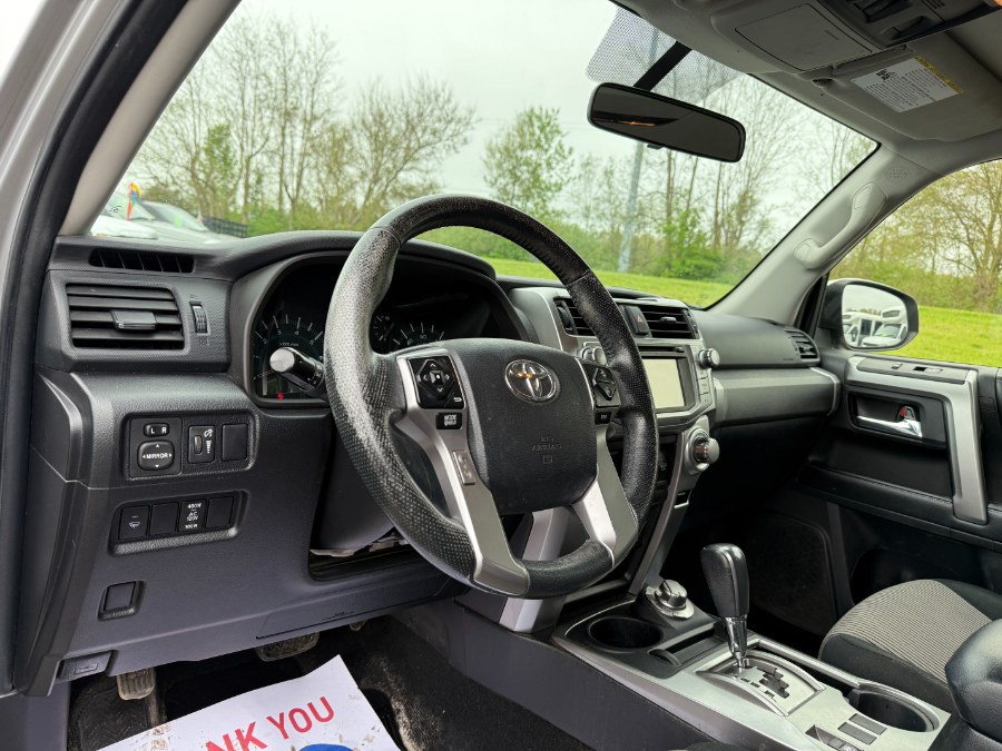 2015 Toyota 4Runner 4WD 4dr V6 SR5 (Natl) photo
