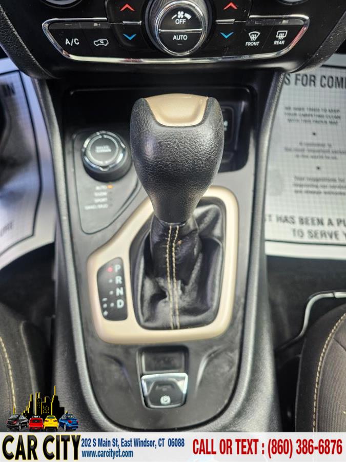 2016 Jeep Cherokee 4WD 4dr Latitude photo