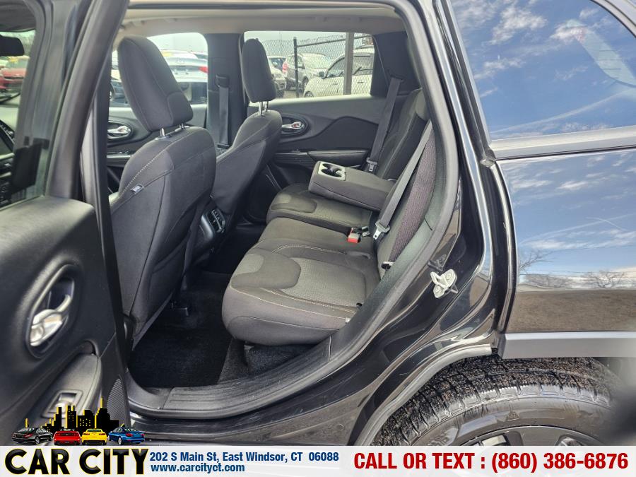 2016 Jeep Cherokee 4WD 4dr Latitude photo