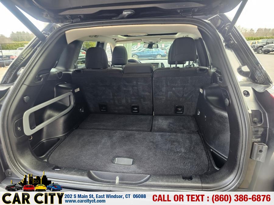2016 Jeep Cherokee 4WD 4dr Latitude photo