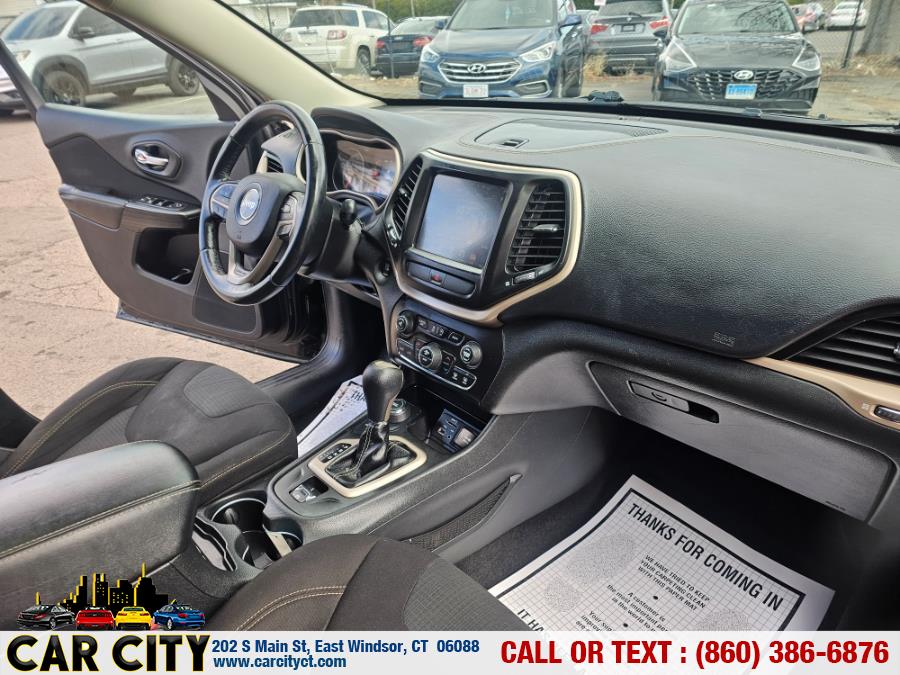 2016 Jeep Cherokee 4WD 4dr Latitude photo