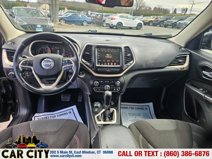 2016 Jeep Cherokee 4WD 4dr Latitude photo