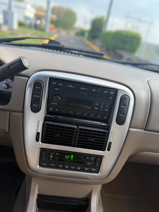 2003 Mercury Mountaineer  photo
