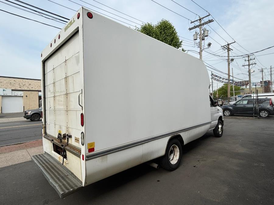 2013 Ford Econoline Commercial Cutaway E-350 Super Duty 158