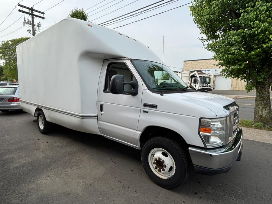 2013 Ford Econoline Commercial Cutaway E-350 Super Duty 158